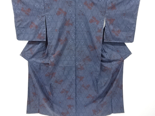 未使用品　篭目に花模様織り出し本場泥大島紬着物(5マルキ)